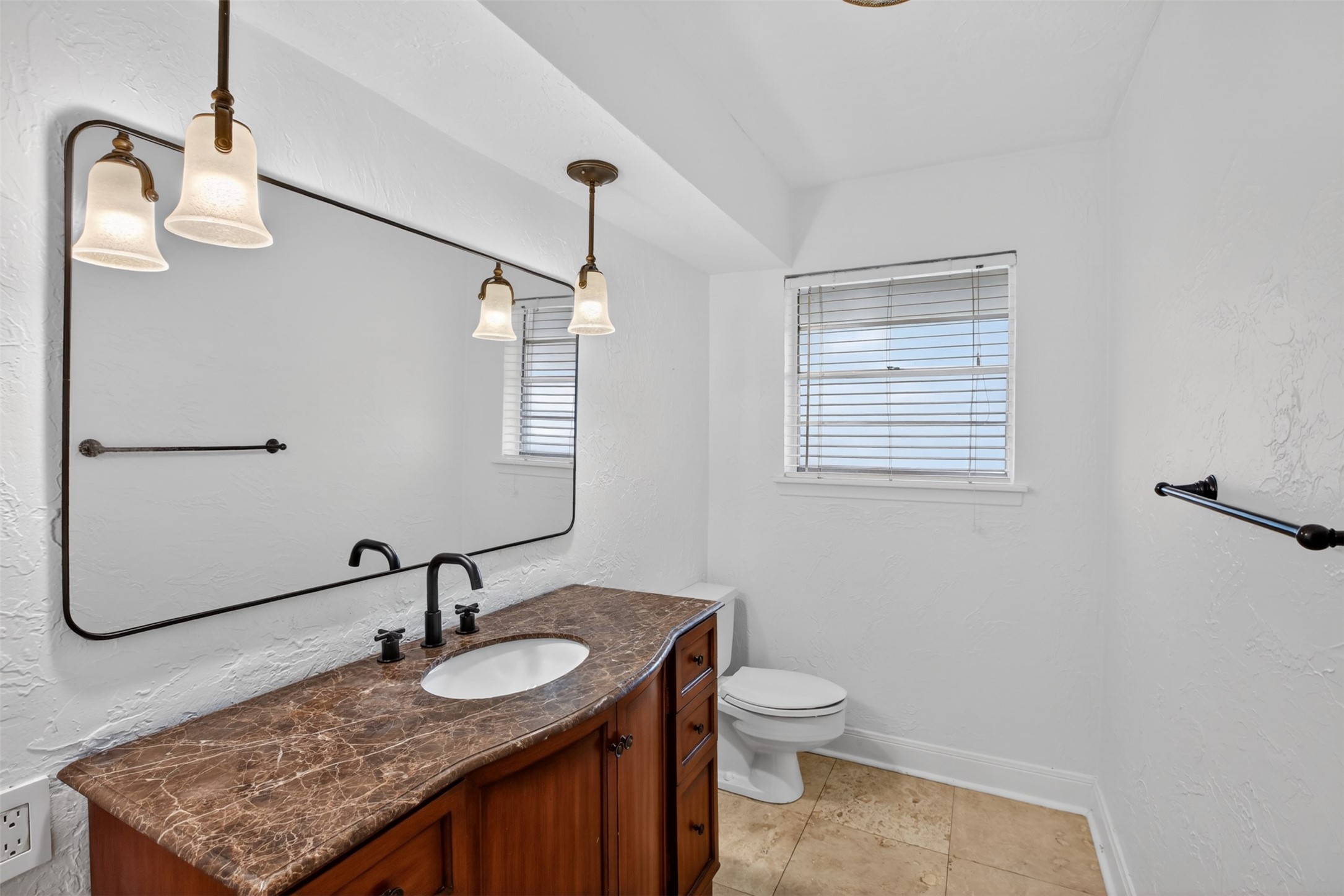 9551 Highedge Drive Dallas TX 75238