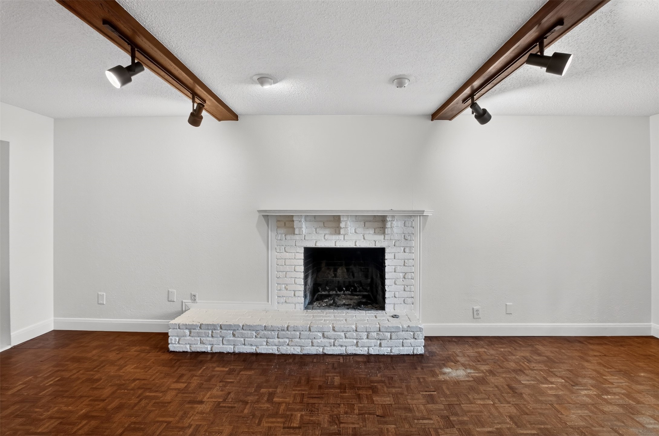 9551 Highedge Drive Dallas TX 75238