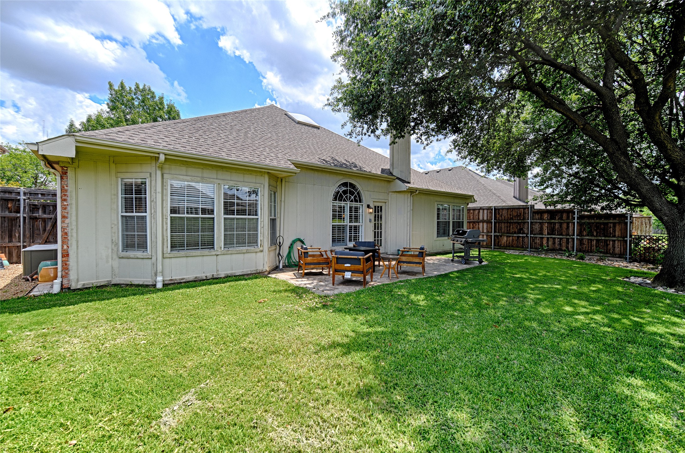10013 White Lane Irving TX 75063
