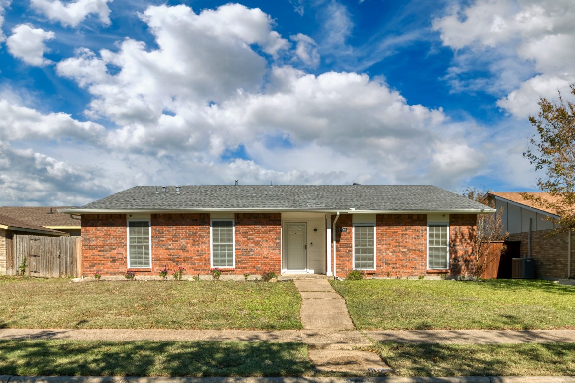 7023 Cloverglen Drive Dallas TX 75249
