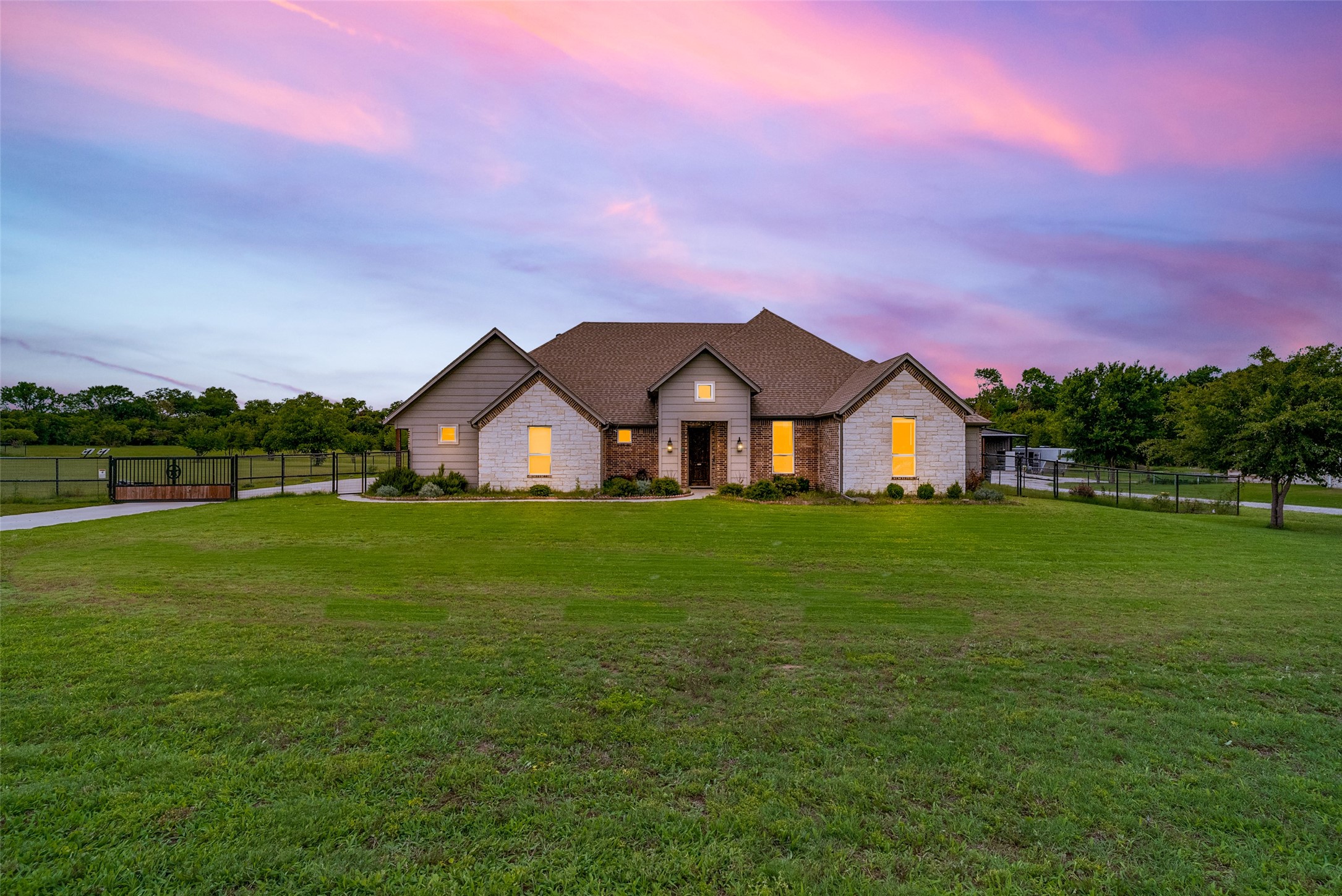 1013 Finney Drive Weatherford TX 76085