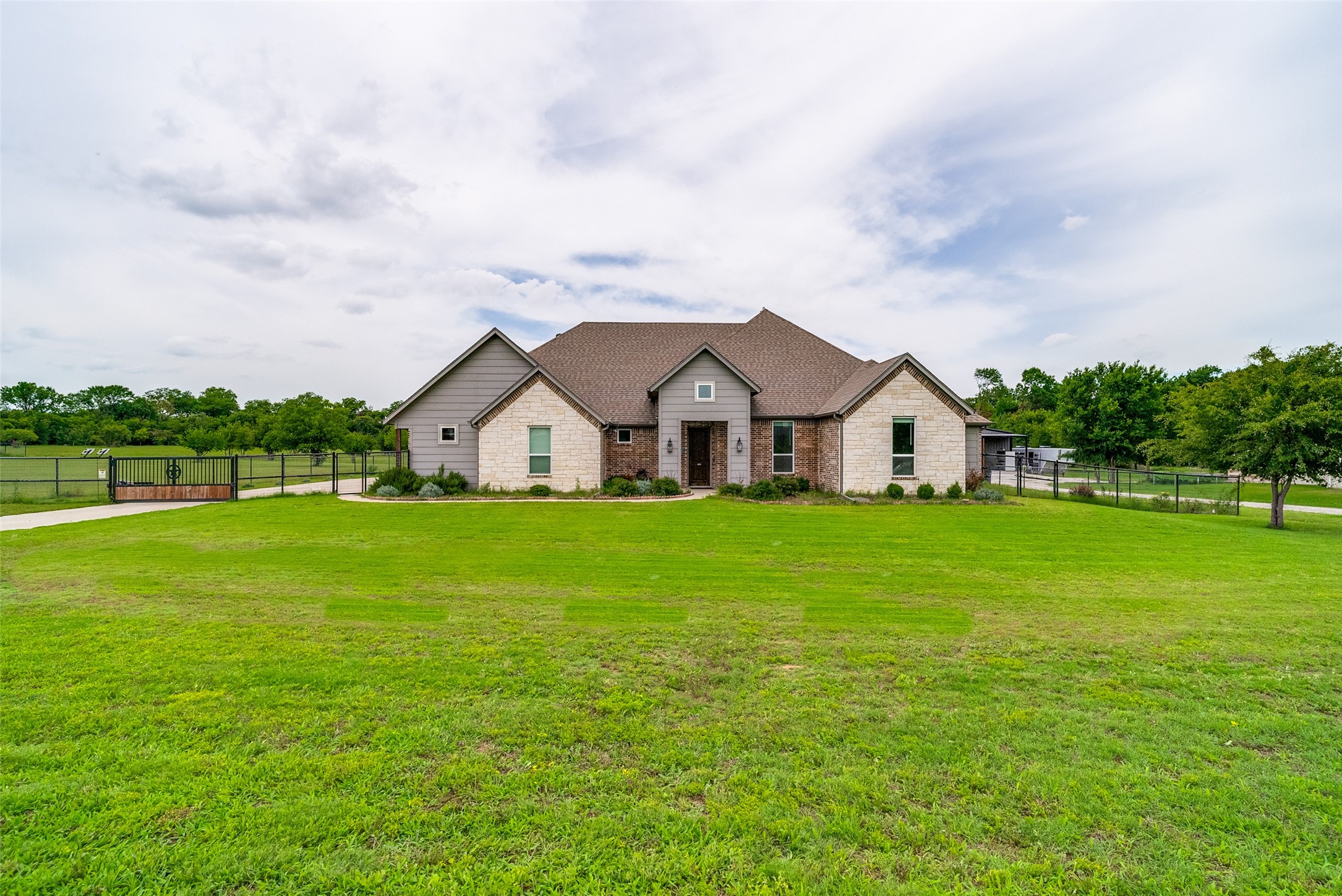 1013 Finney Drive Weatherford TX 76085
