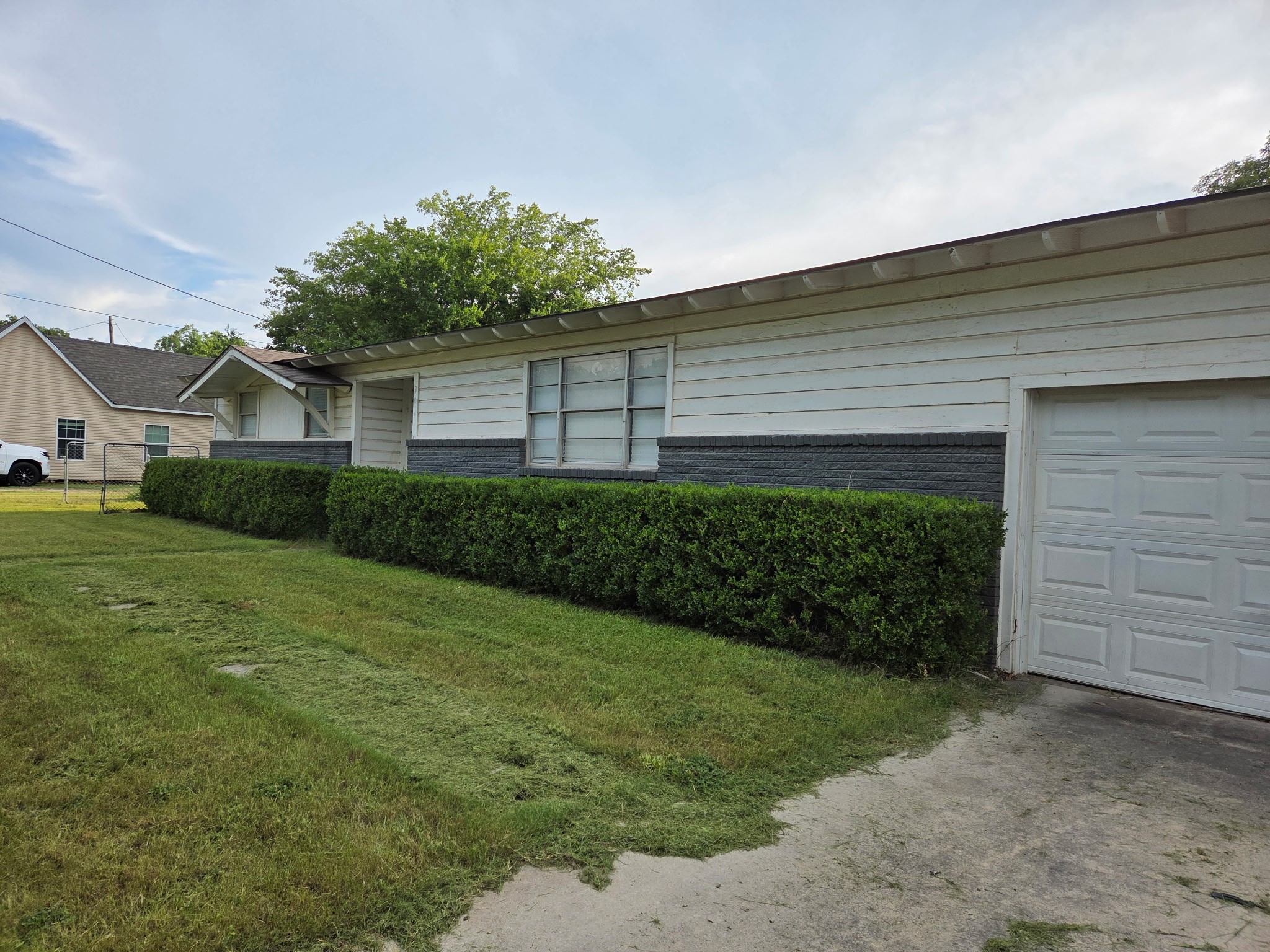 304 S Buffalo Street Chico TX 76431