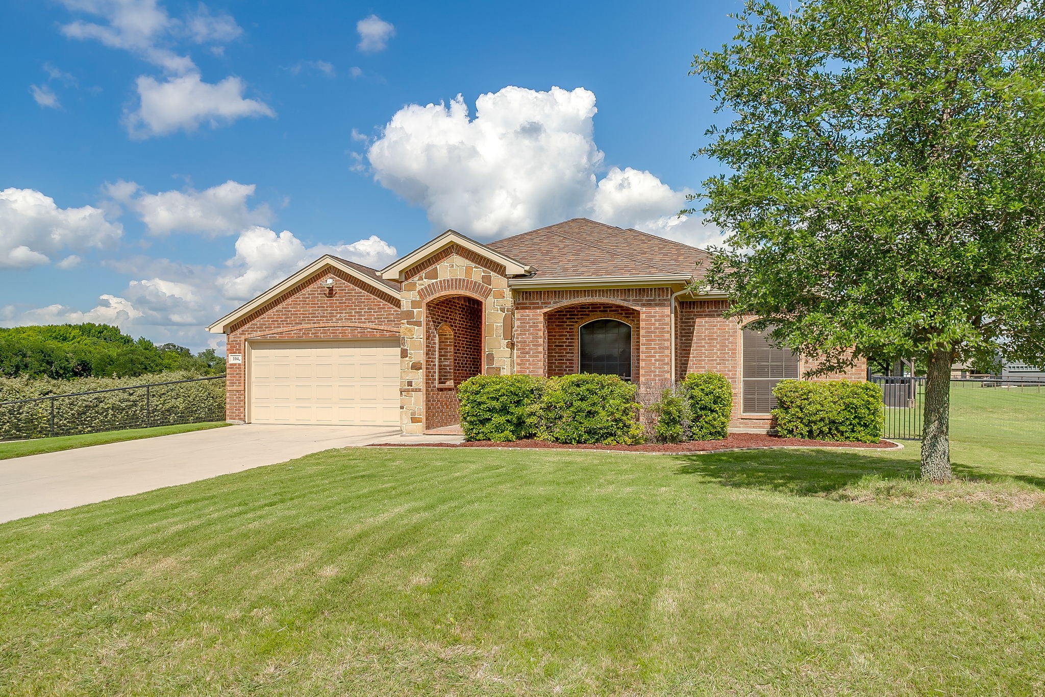 104 Thorobred Court Azle TX 76020