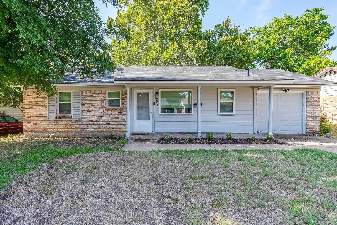 804 E Mission Street Crowley TX 76036