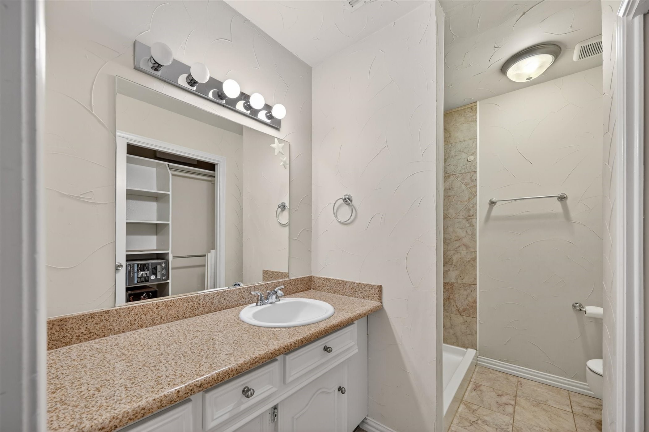 611 Harvest Glen Drive Richardson TX 75081