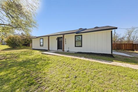 203 Red Bird Court Cleburne TX 76058