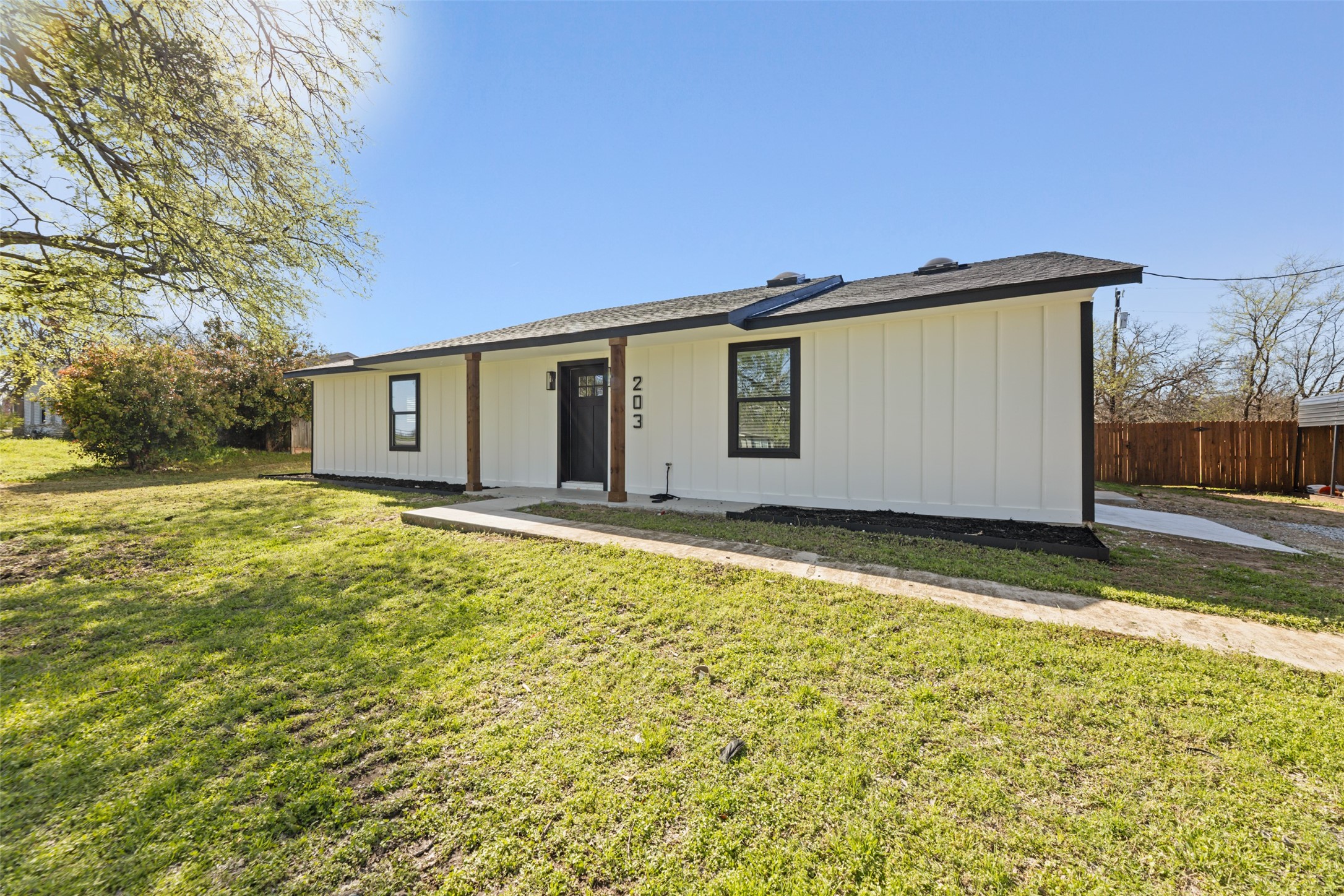 203 Red Bird Court Cleburne TX 76058