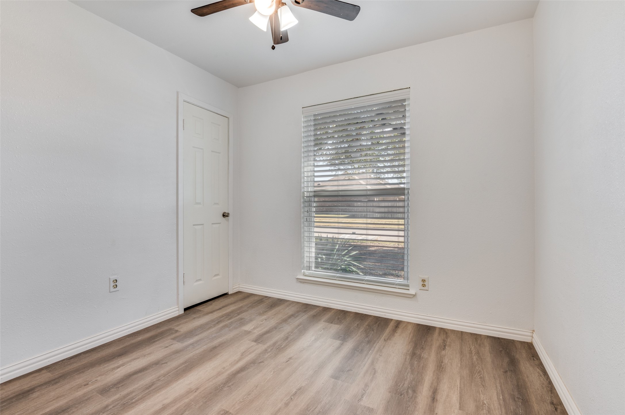 823 Ross Lane Seagoville TX 75159