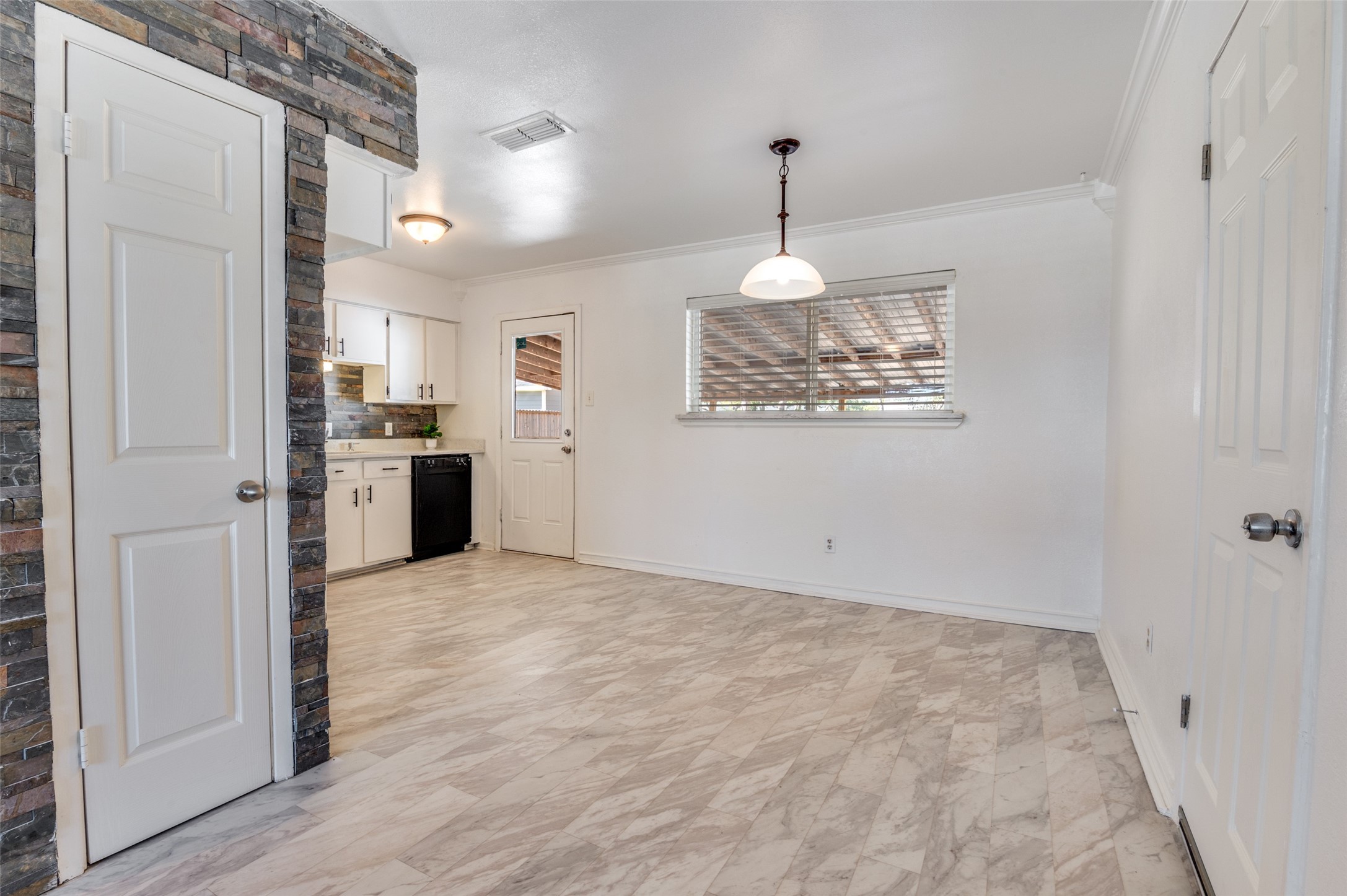 823 Ross Lane Seagoville TX 75159