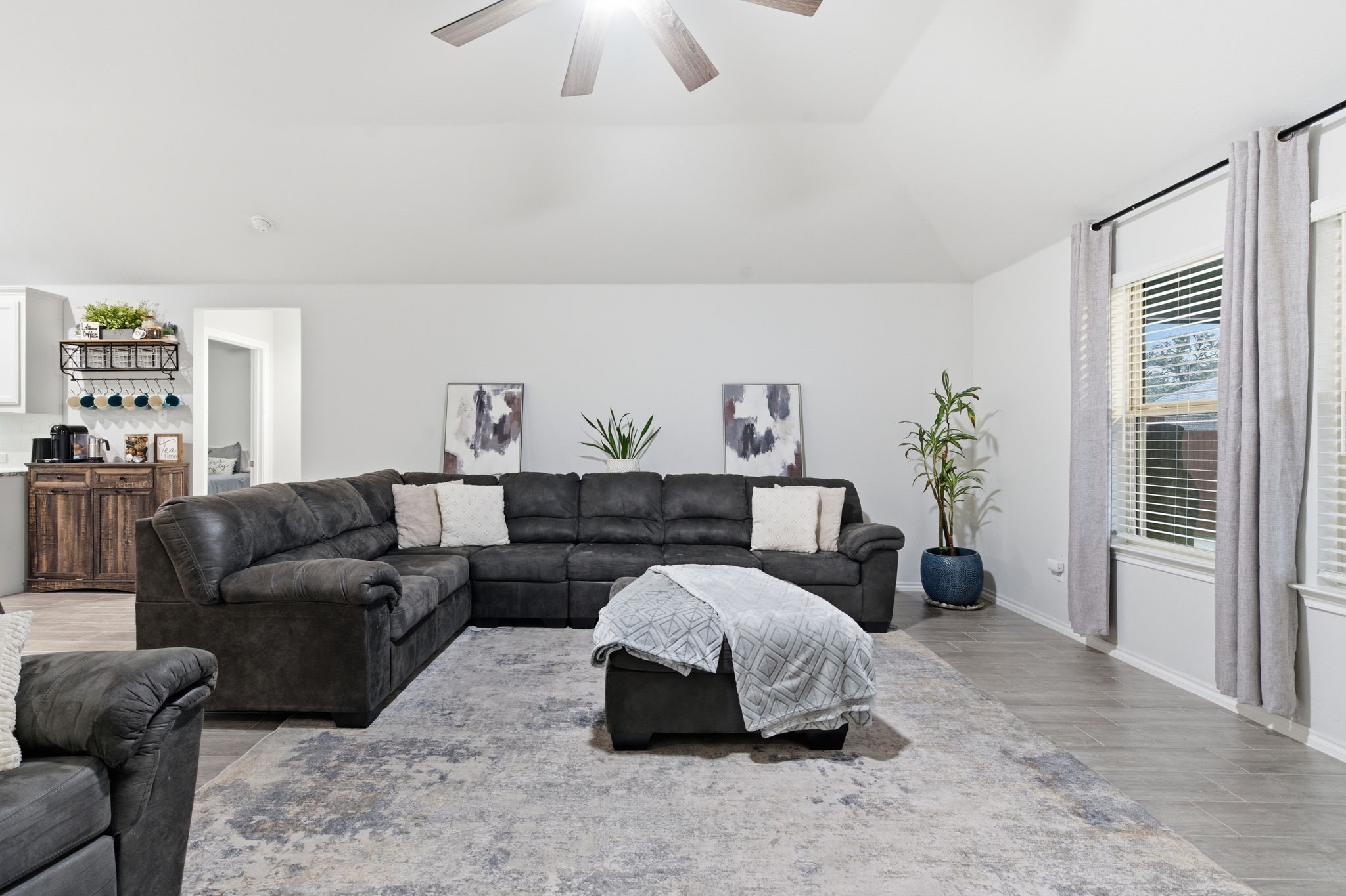 437 Falcon Way Azle TX 76020