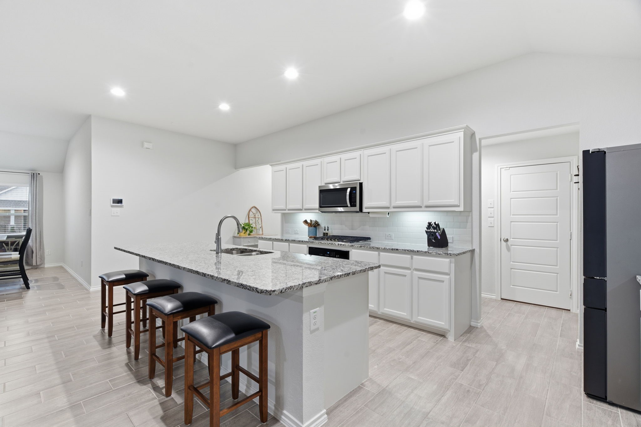 437 Falcon Way Azle TX 76020