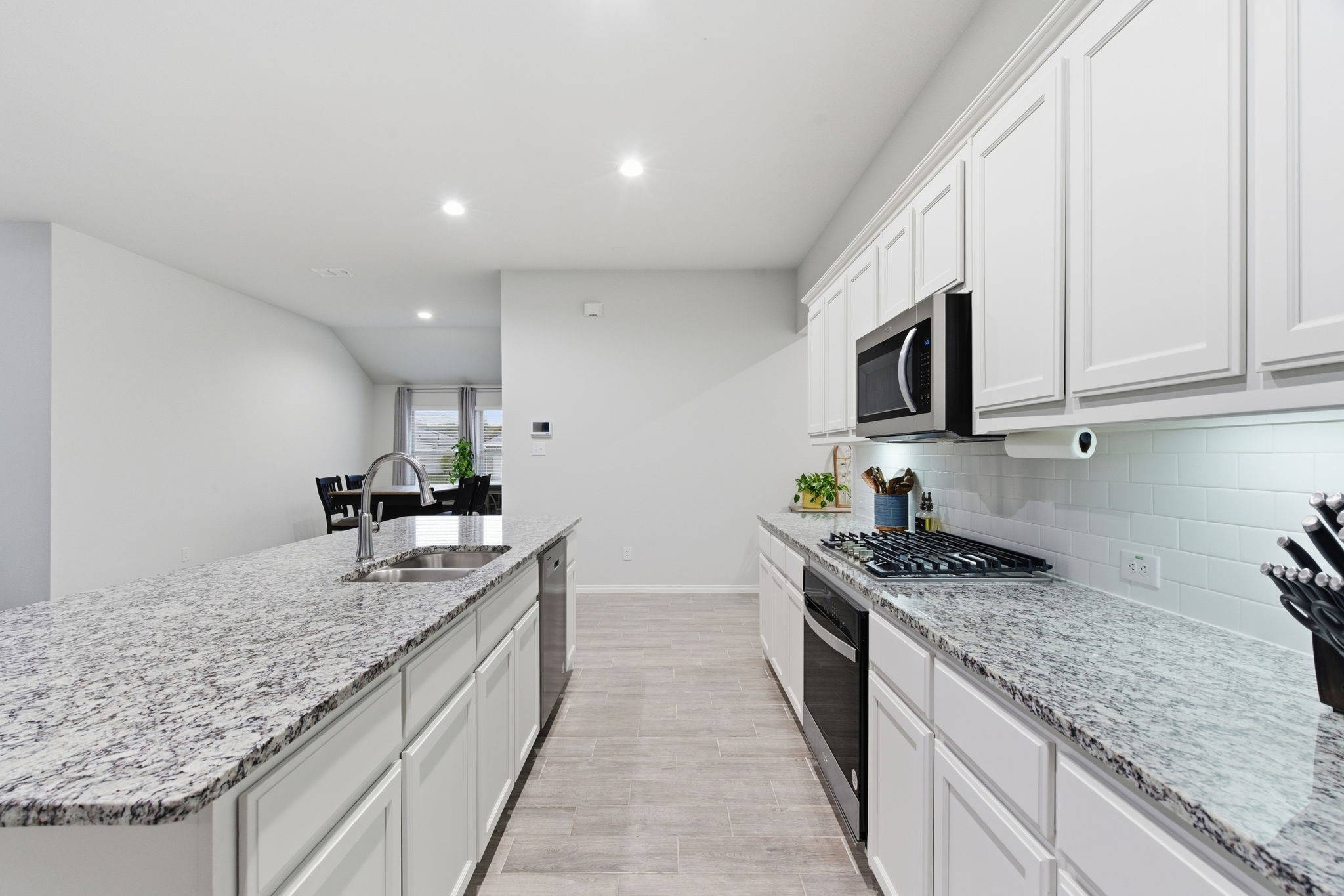 437 Falcon Way Azle TX 76020