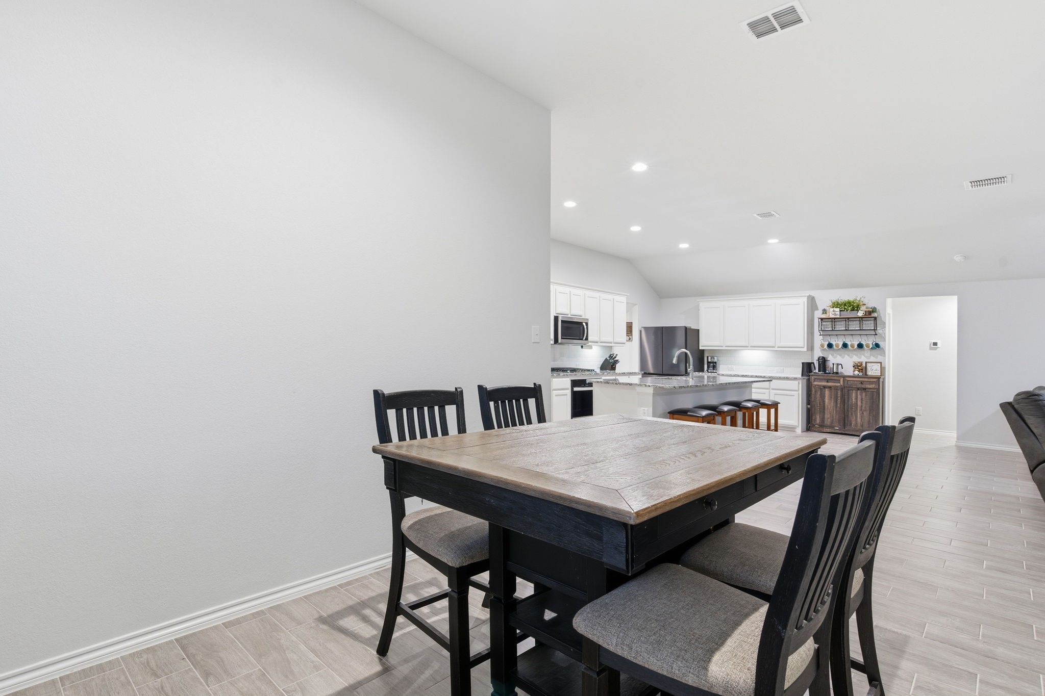 437 Falcon Way Azle TX 76020
