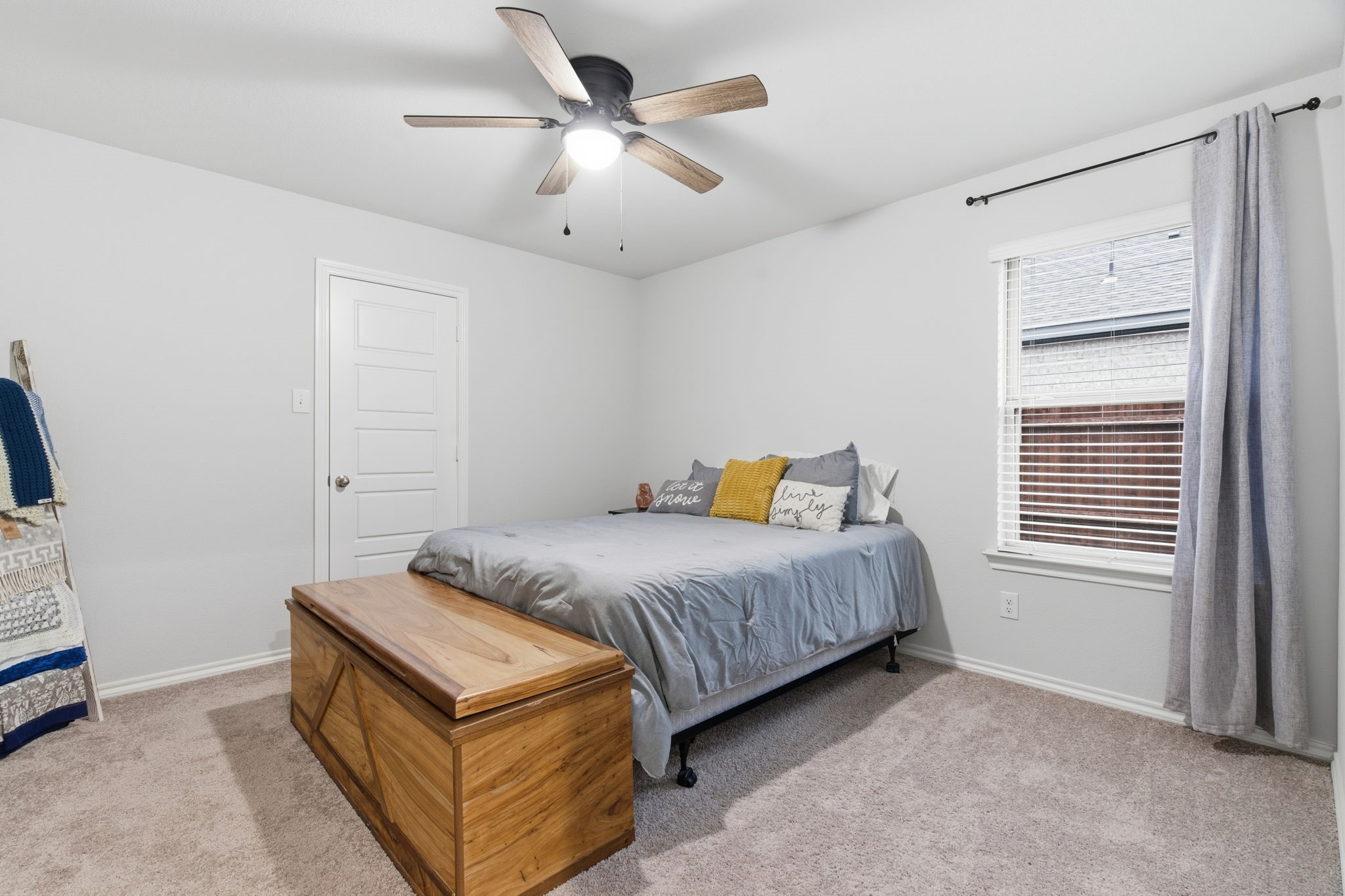 437 Falcon Way Azle TX 76020