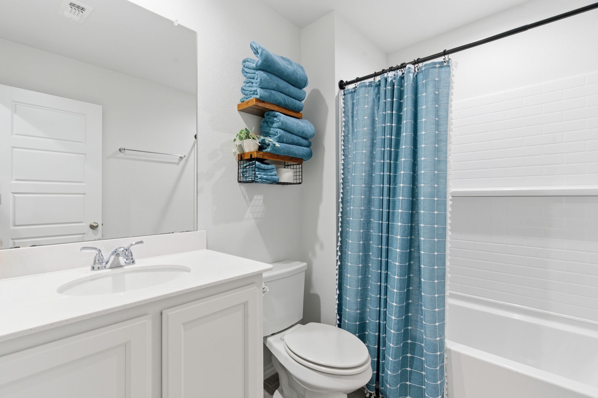 437 Falcon Way Azle TX 76020