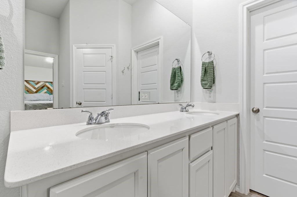 437 Falcon Way Azle TX 76020