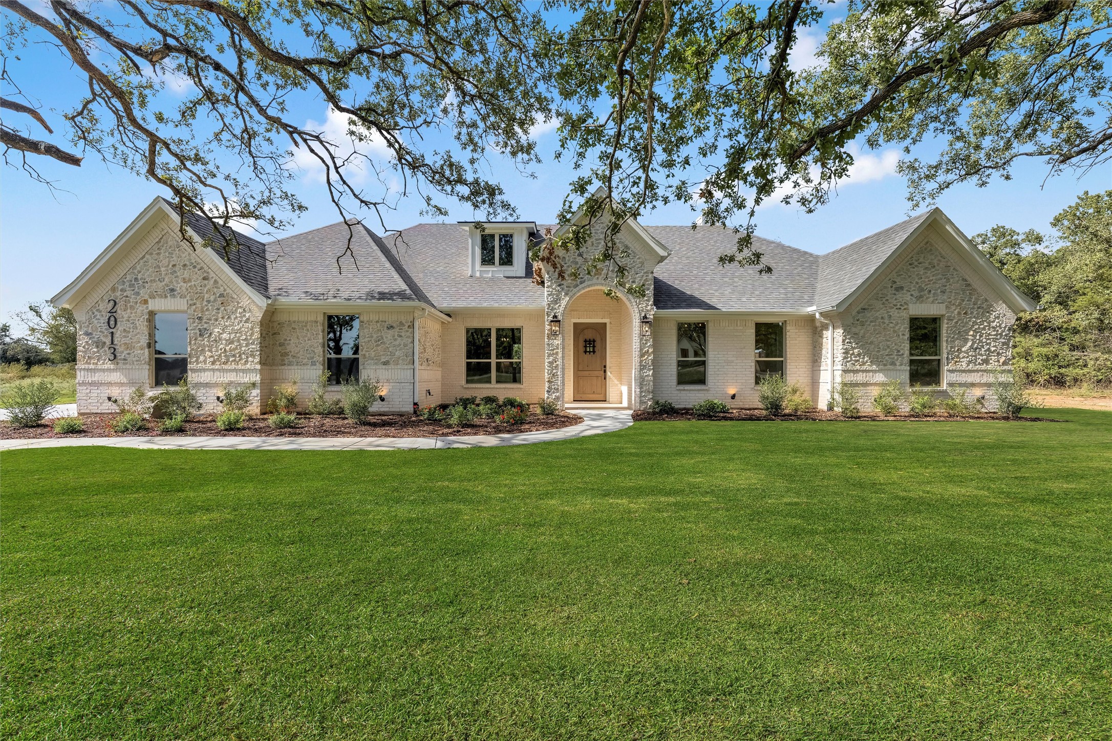 2013 Forest Bridge Drive Azle TX 76020