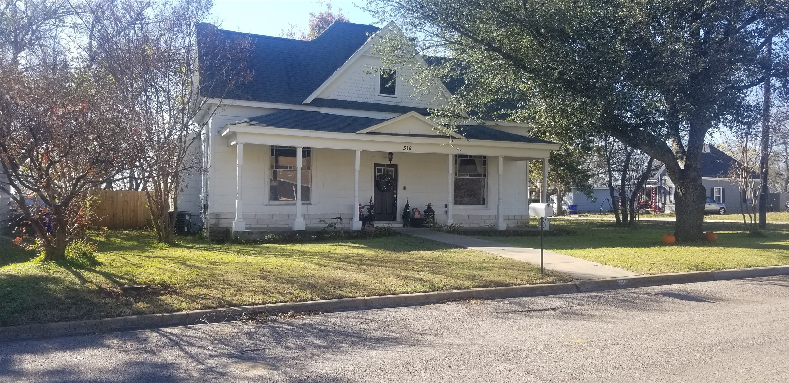 316 W South Street Whitesboro TX 76273