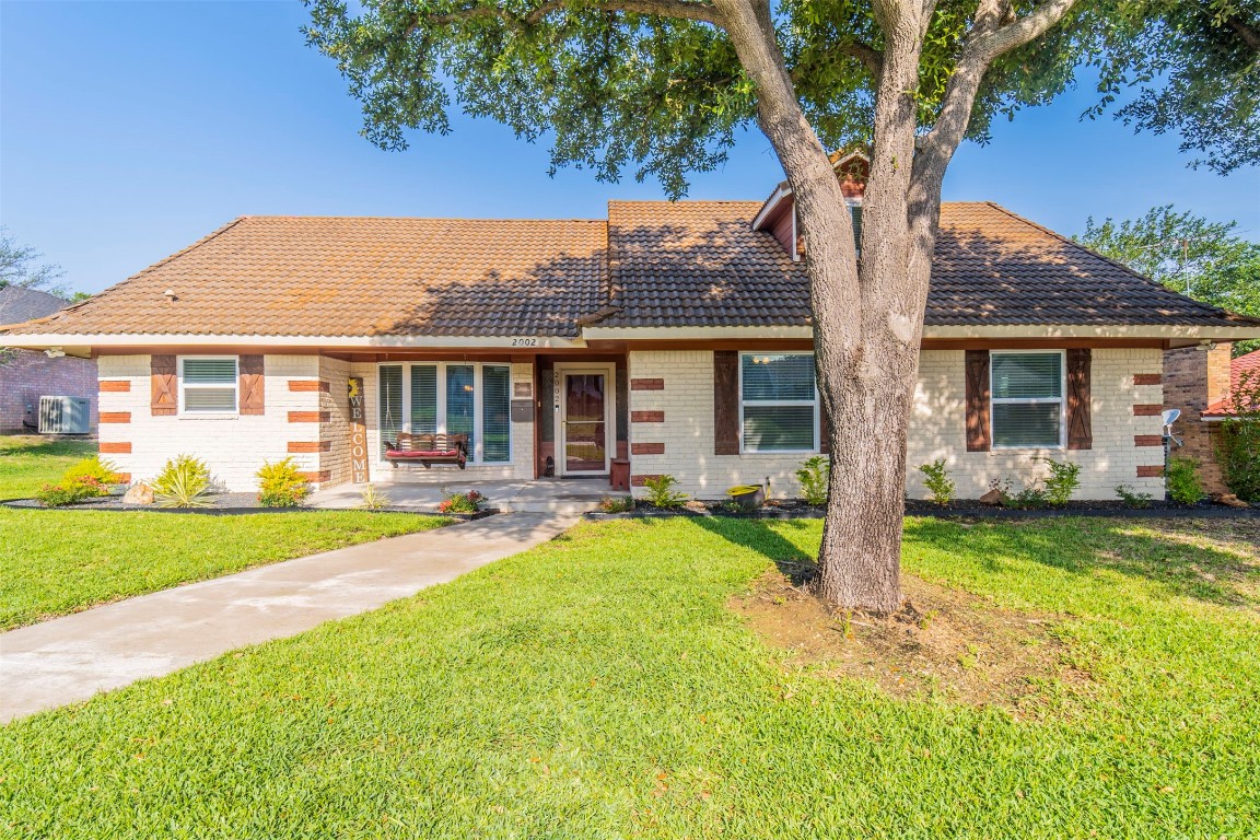 2002 Wellington Drive Grand Prairie TX 75051