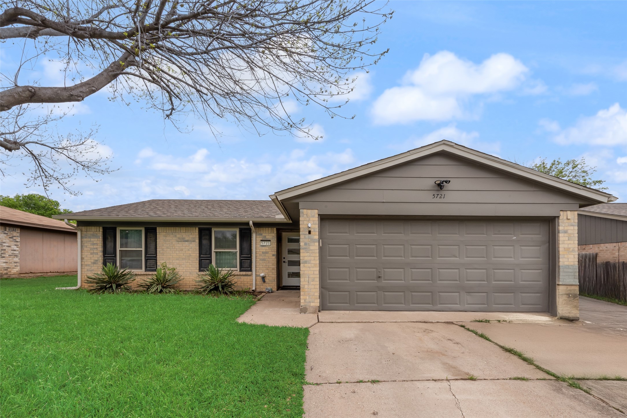5721 Macneill Drive Haltom City TX 76148