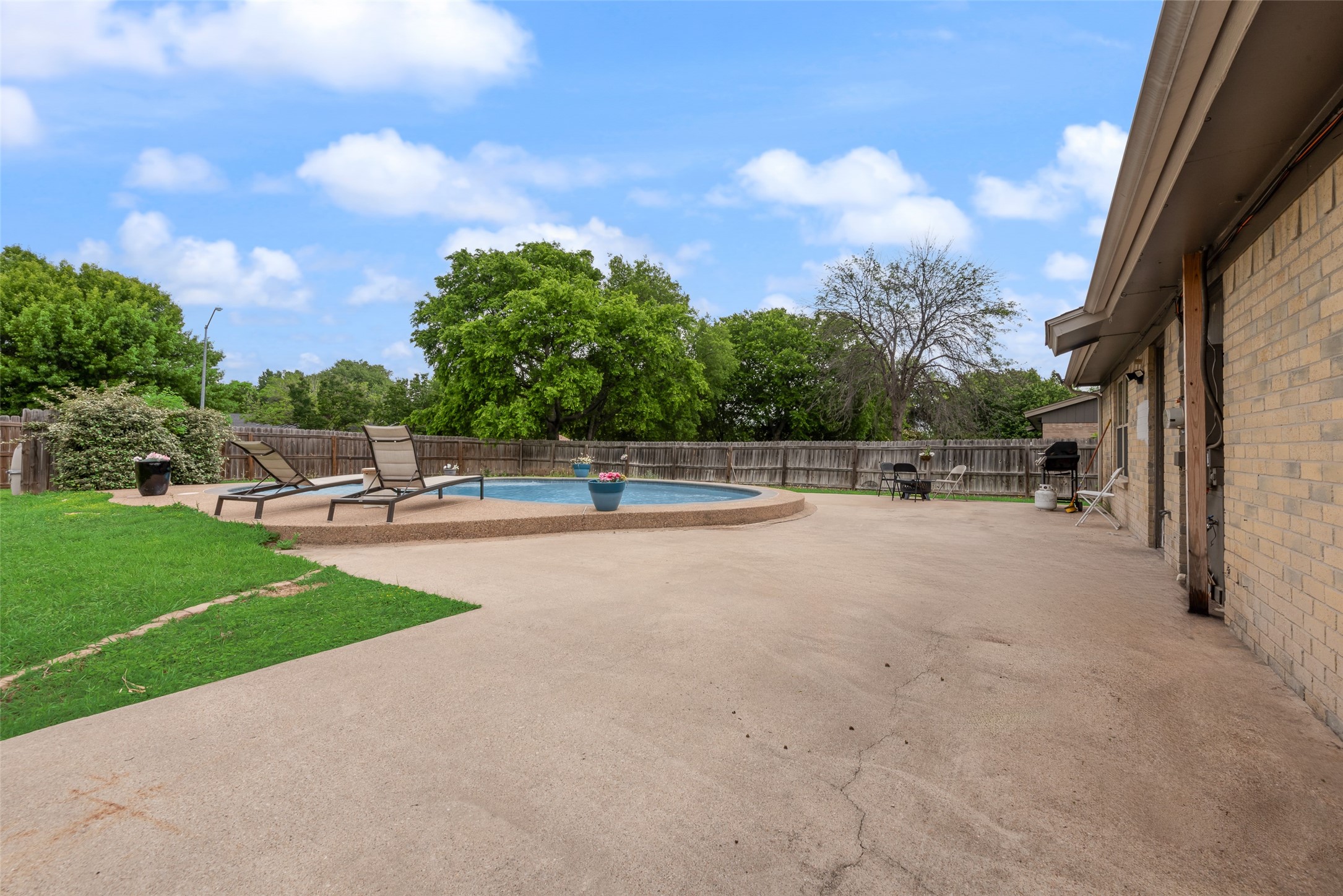 5721 Macneill Drive Haltom City TX 76148