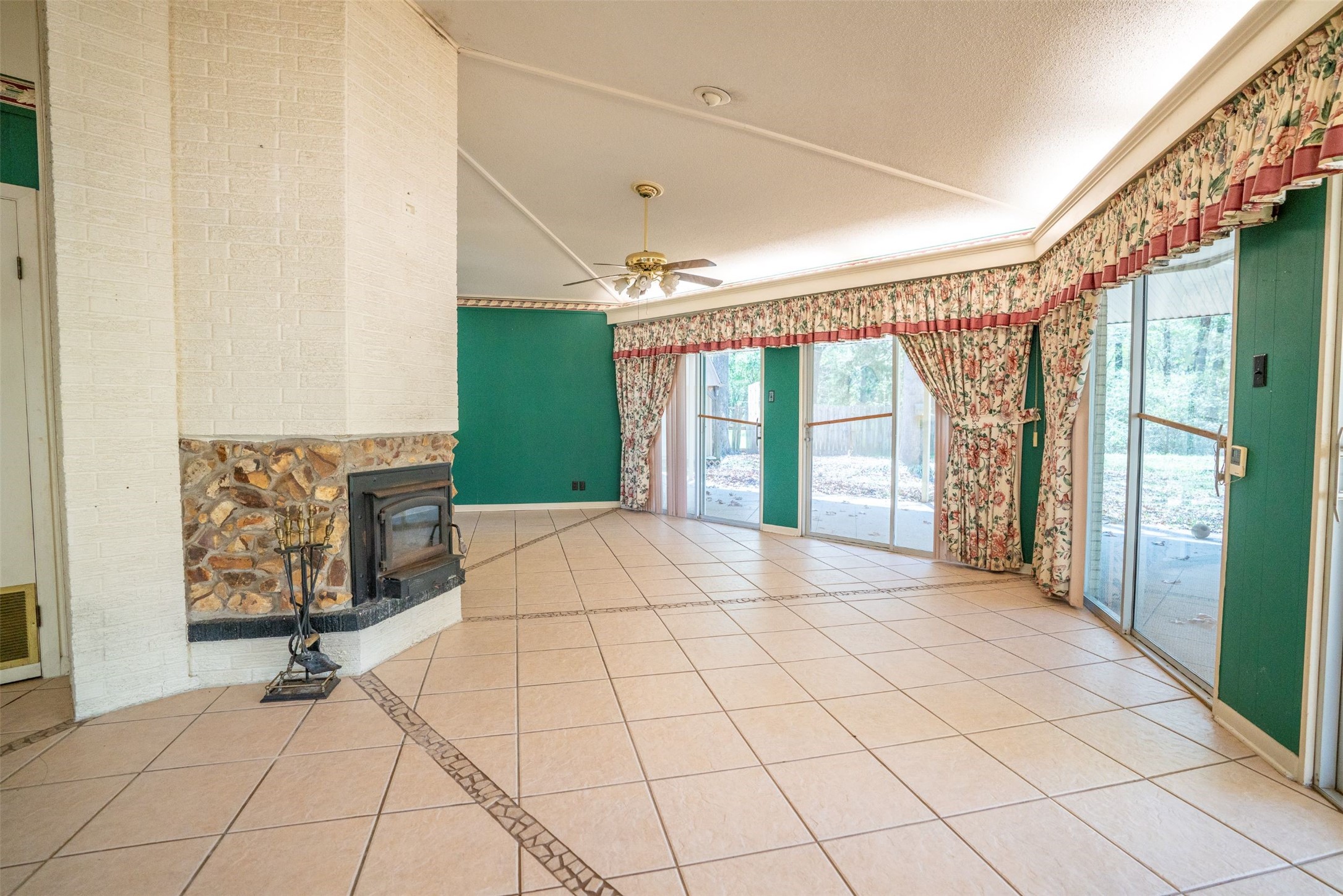 375 County Road 45080 Powderly TX 75473