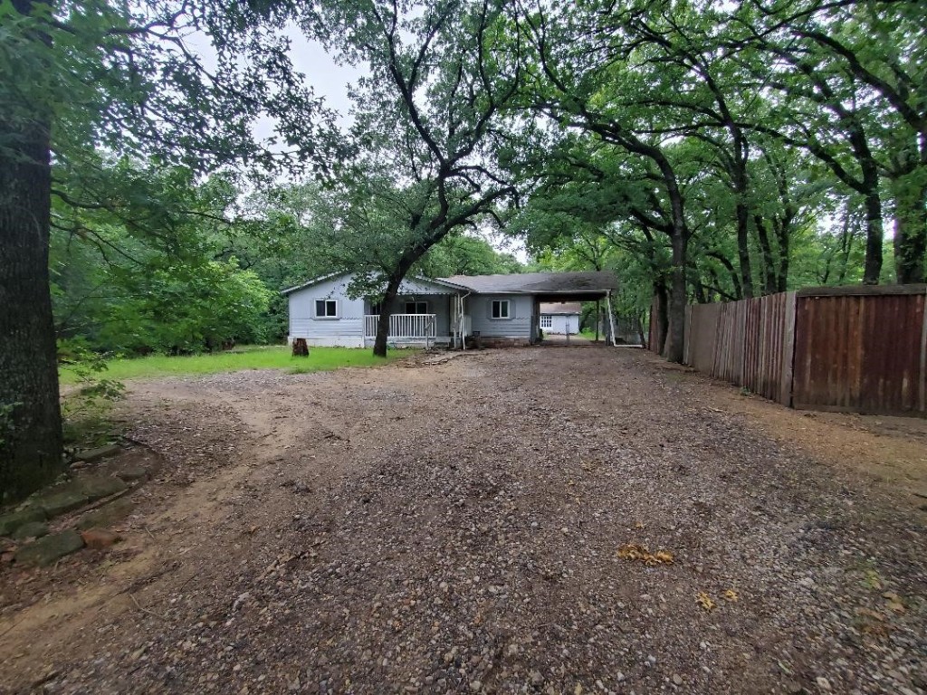 2215 S Woody Road Dallas TX 75253