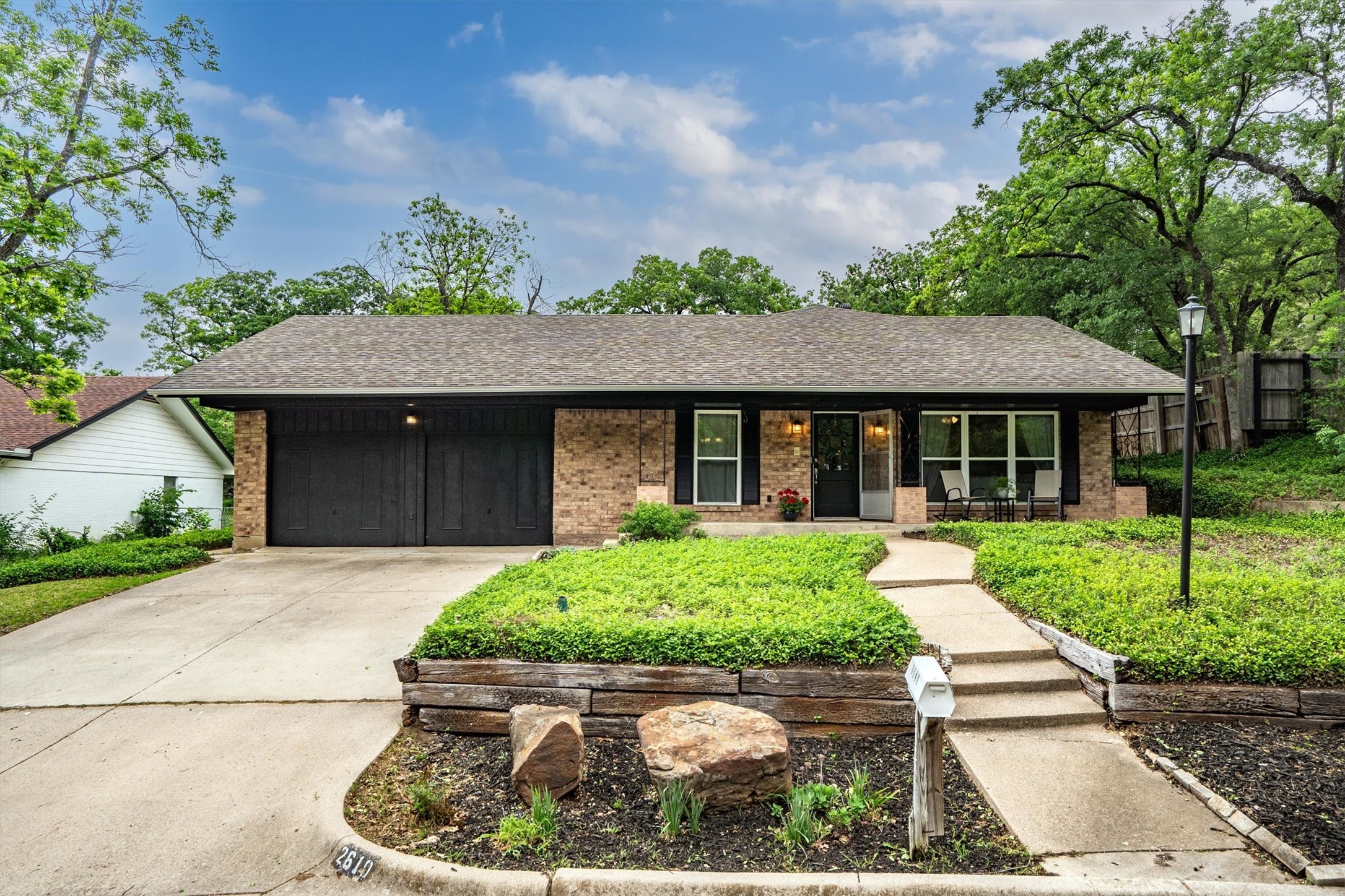 2610 Oak Cliff Lane Arlington TX 76012