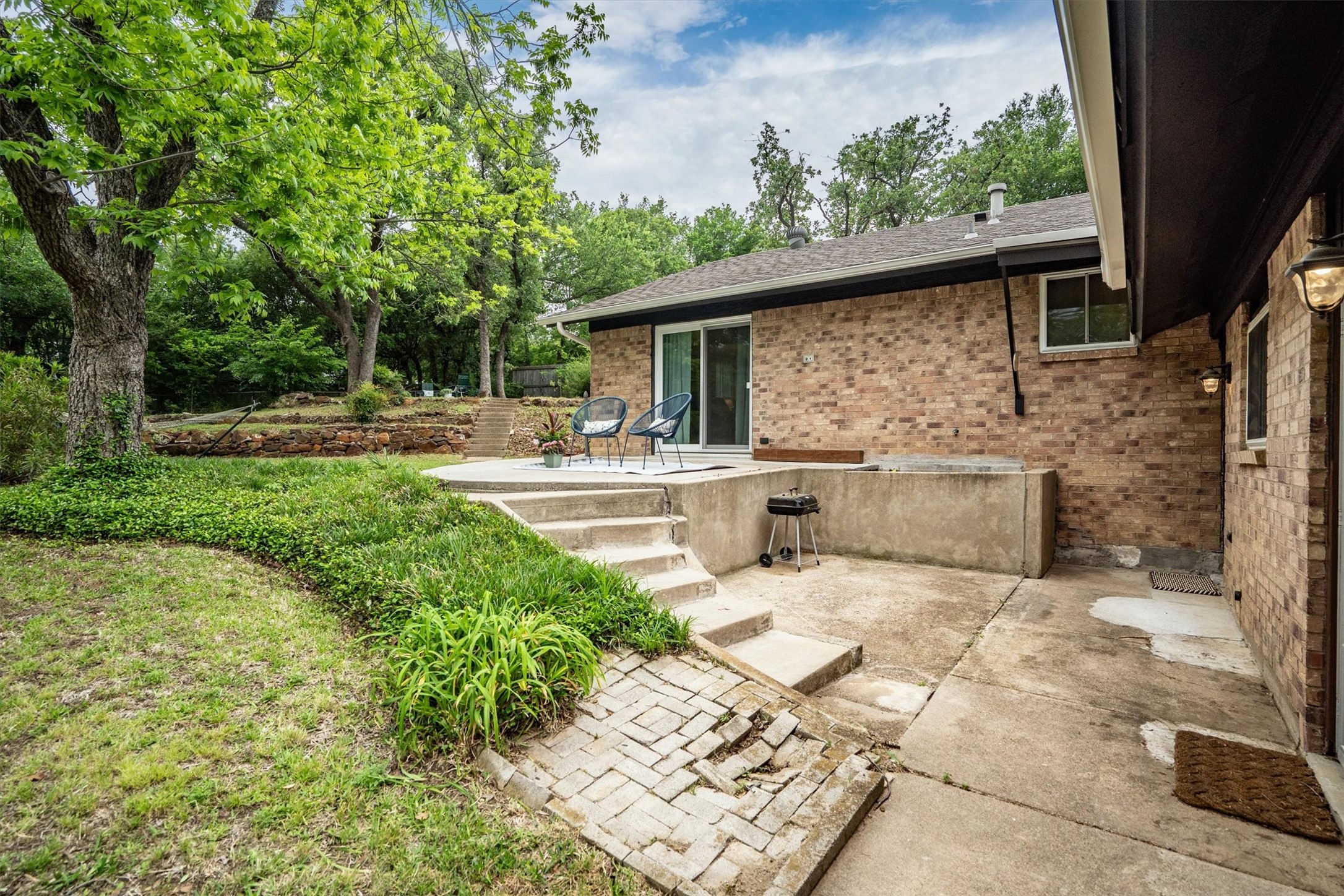 2610 Oak Cliff Lane Arlington TX 76012