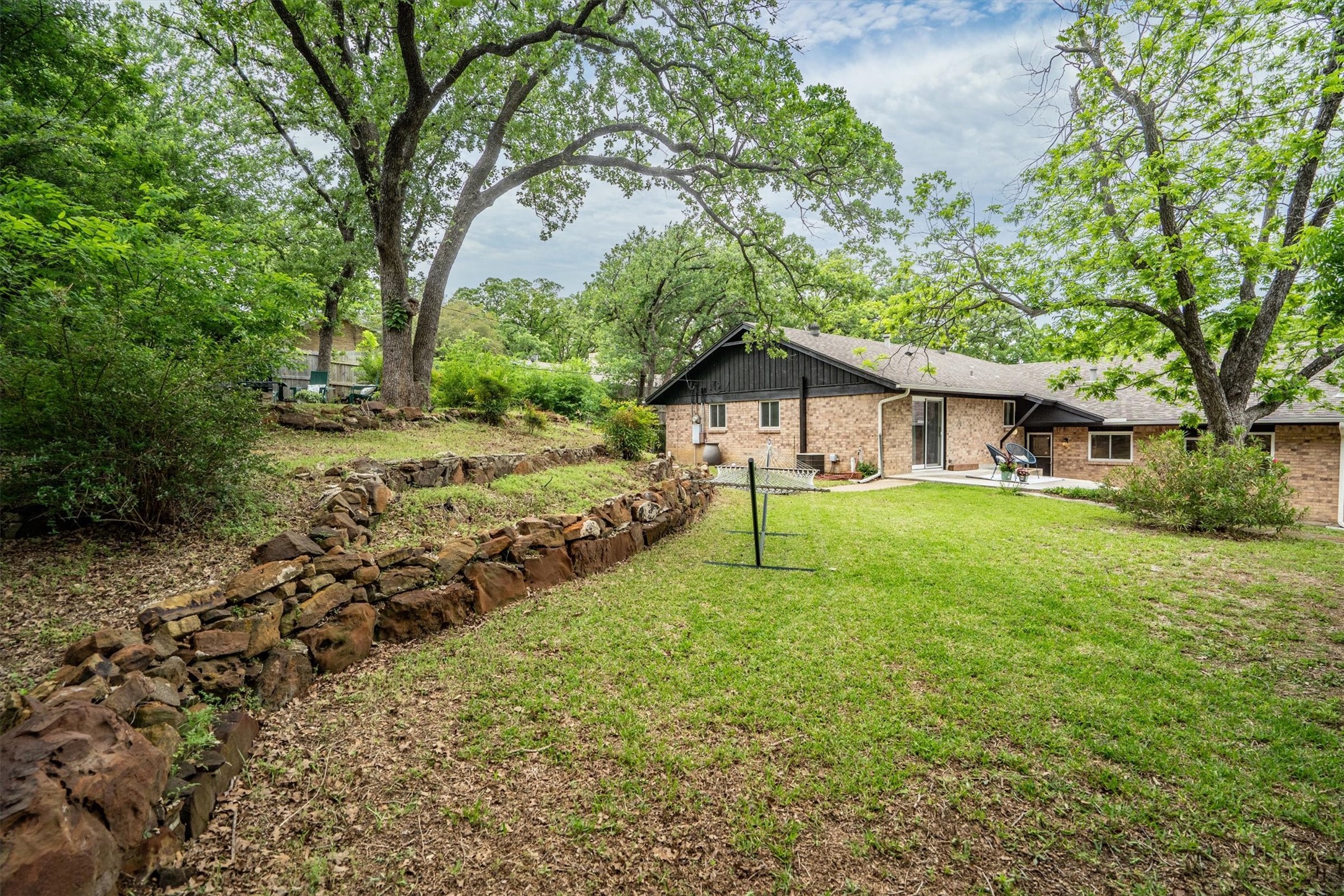 2610 Oak Cliff Lane Arlington TX 76012