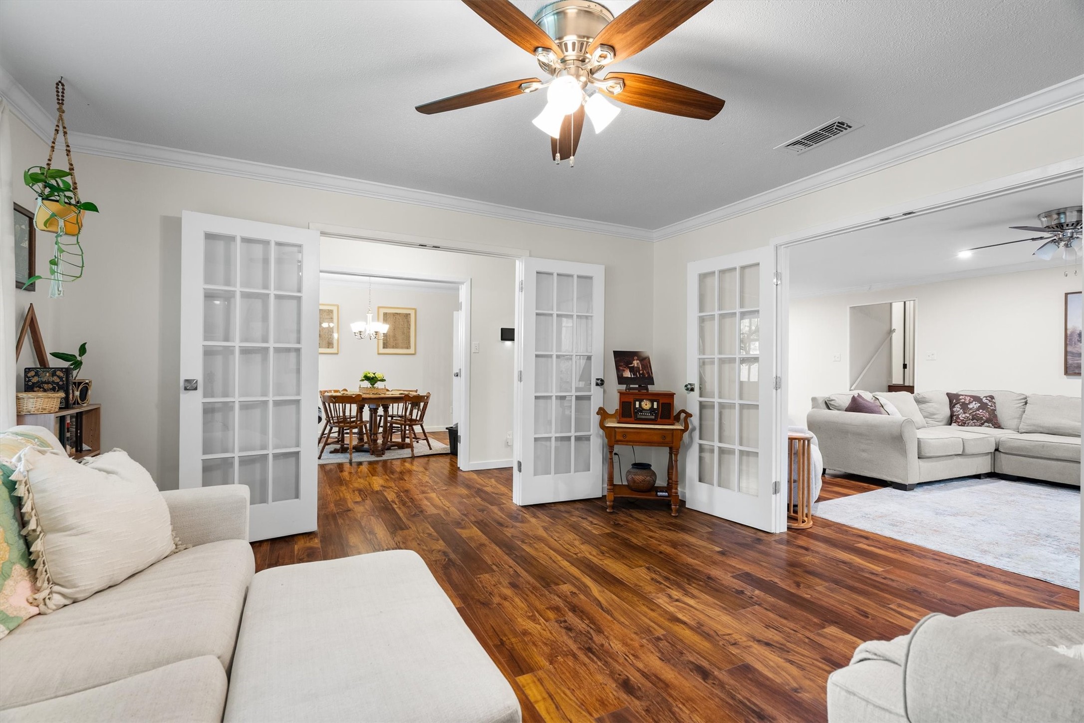 2610 Oak Cliff Lane Arlington TX 76012