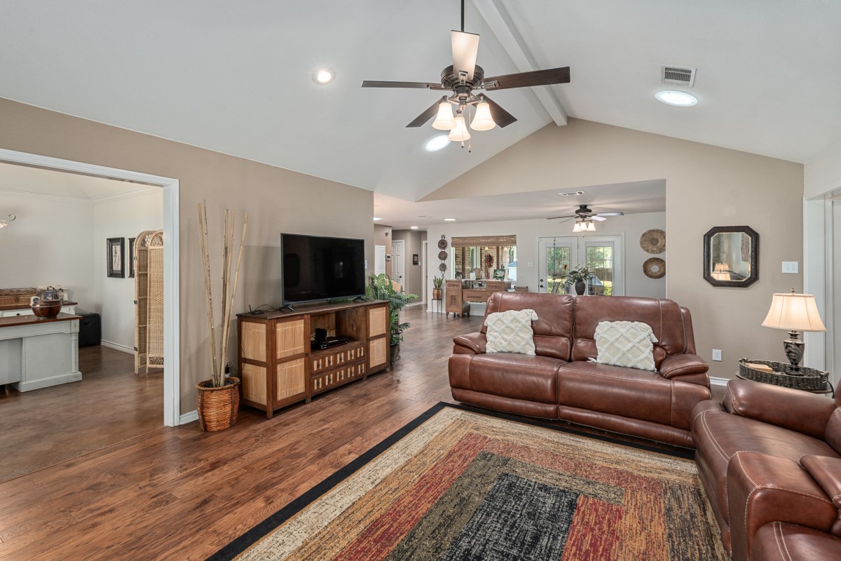 108 Forehand Drive Trinidad TX 75163