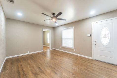 856 Bowie Street Garland TX 75040