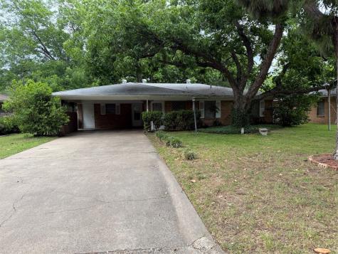 2402 W 5th Avenue Corsicana TX 75110