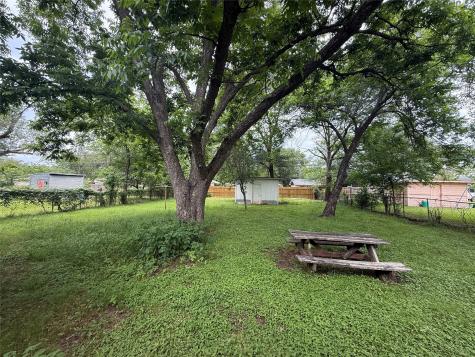 2402 W 5th Avenue Corsicana TX 75110