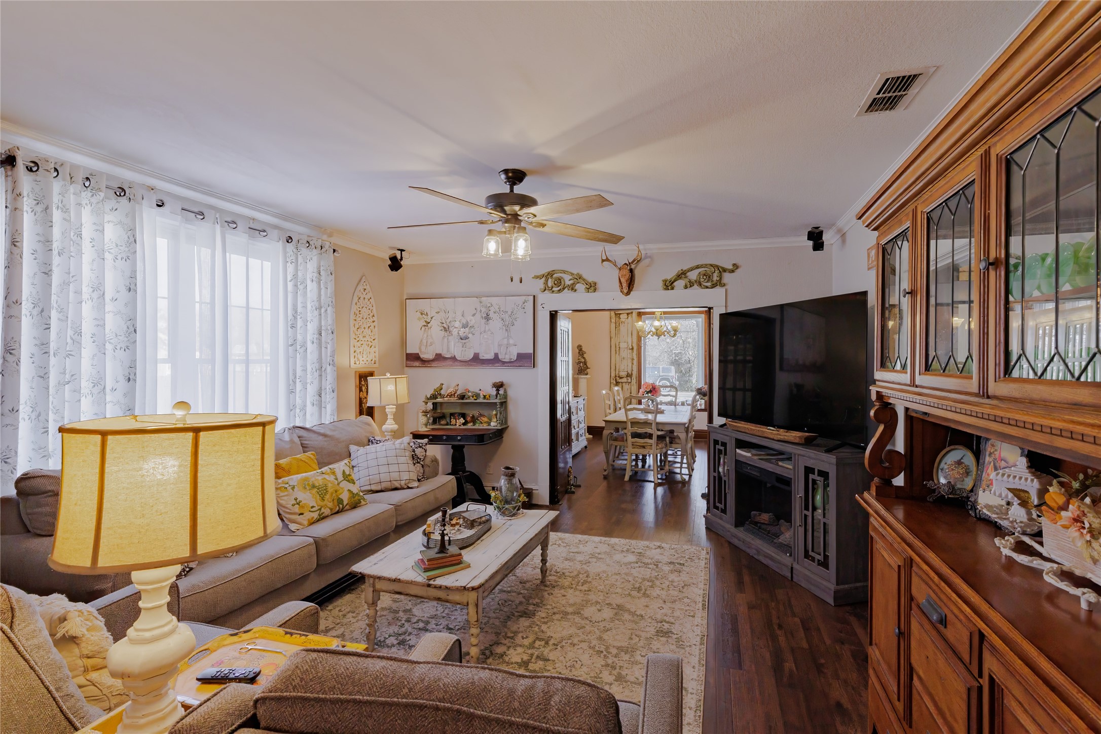403 W Franklin Street Alvord TX 76225