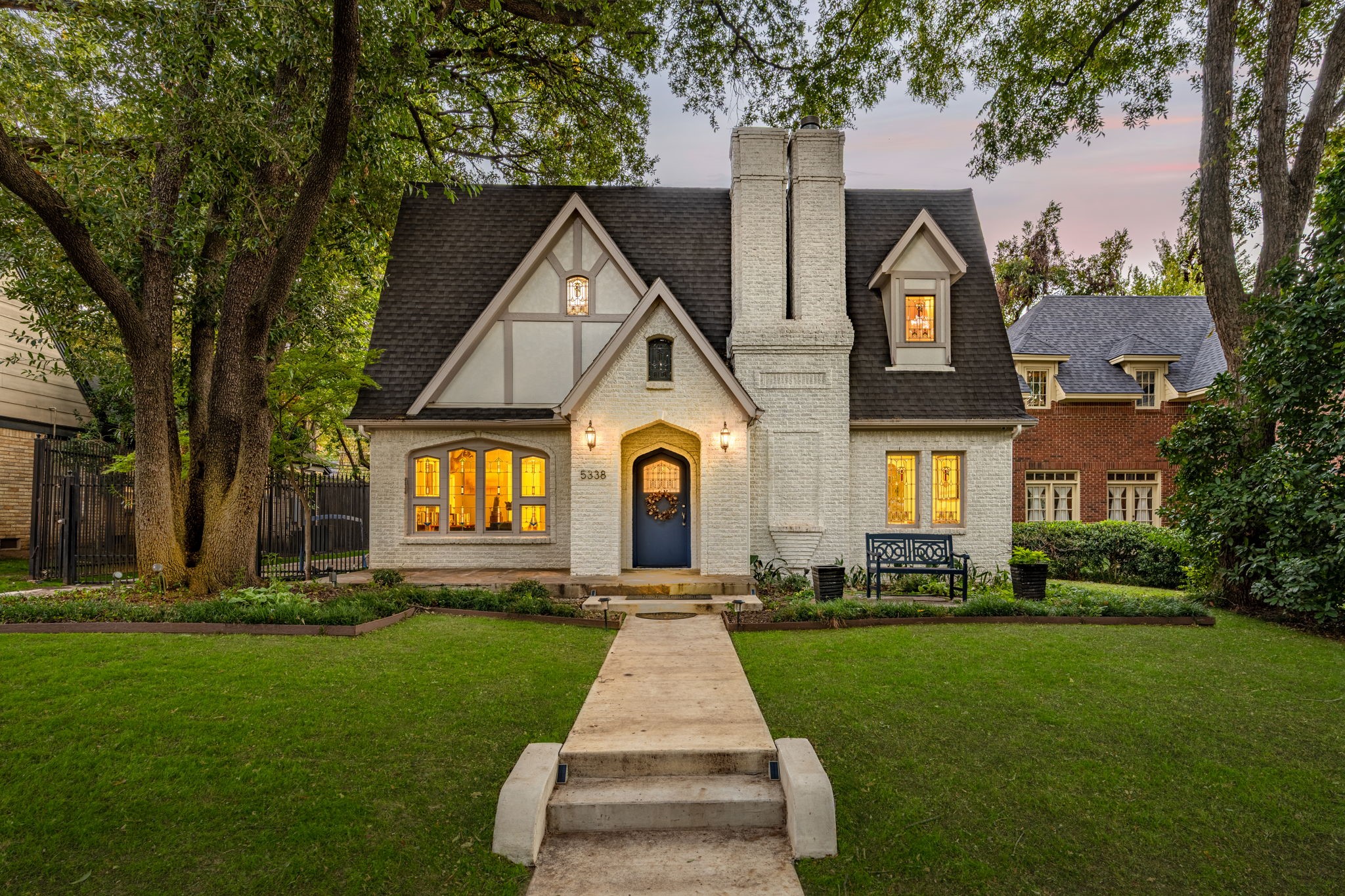 Dallas TX, 5338 Mercedes Avenue