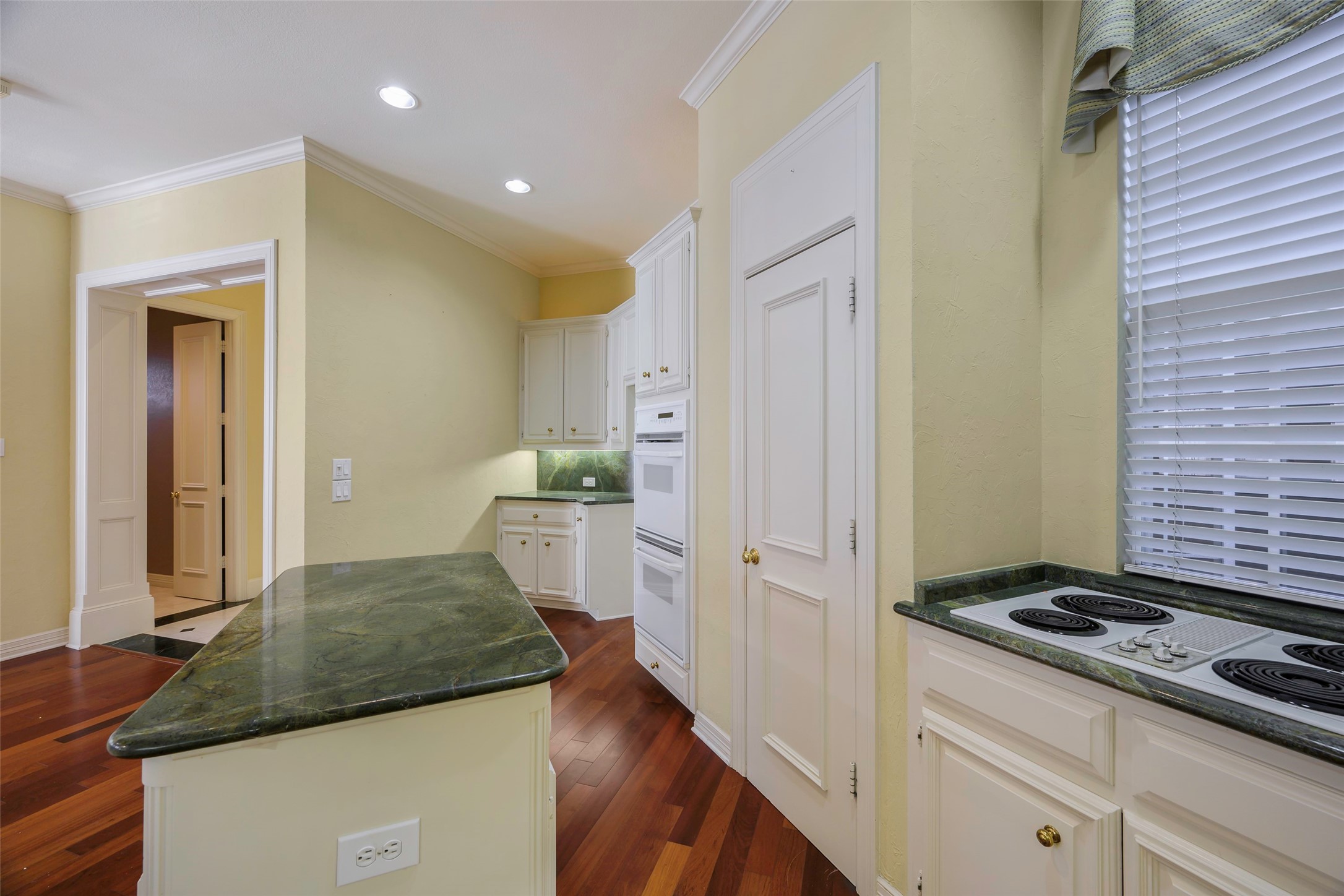 5834 Coolwater Cove Dallas TX 75252
