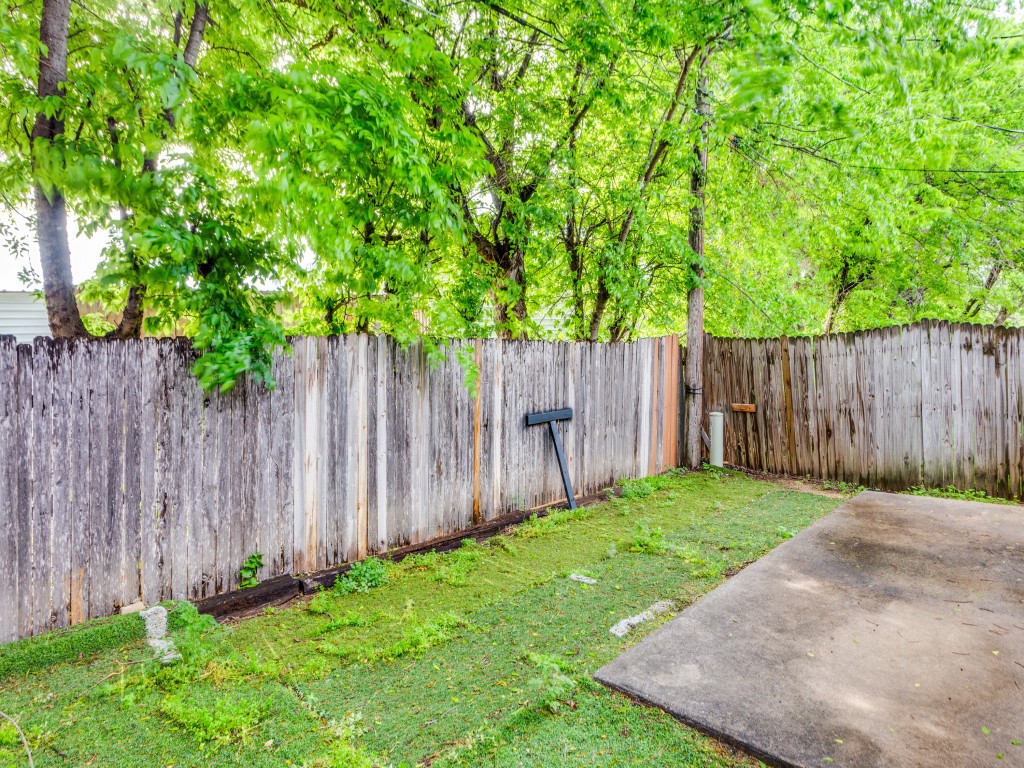 121 - 123 Allencrest Drive White Settlement TX 76108