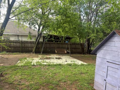 325 N Wood Street Denton TX 76209