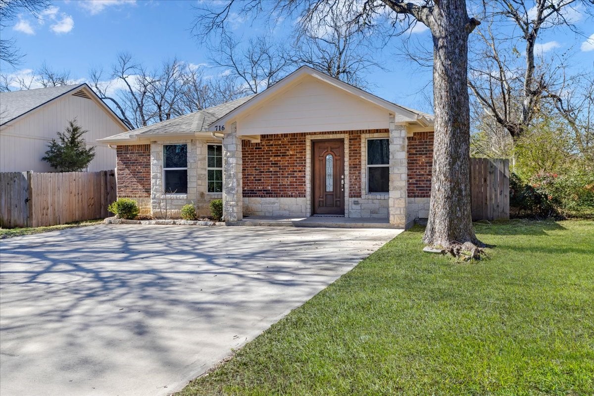716 N Harrison Avenue Sherman TX 75090