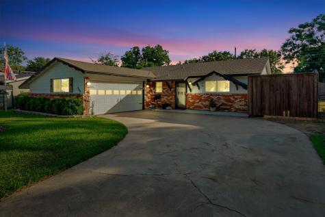 909 Dee Lane Bedford TX 76022