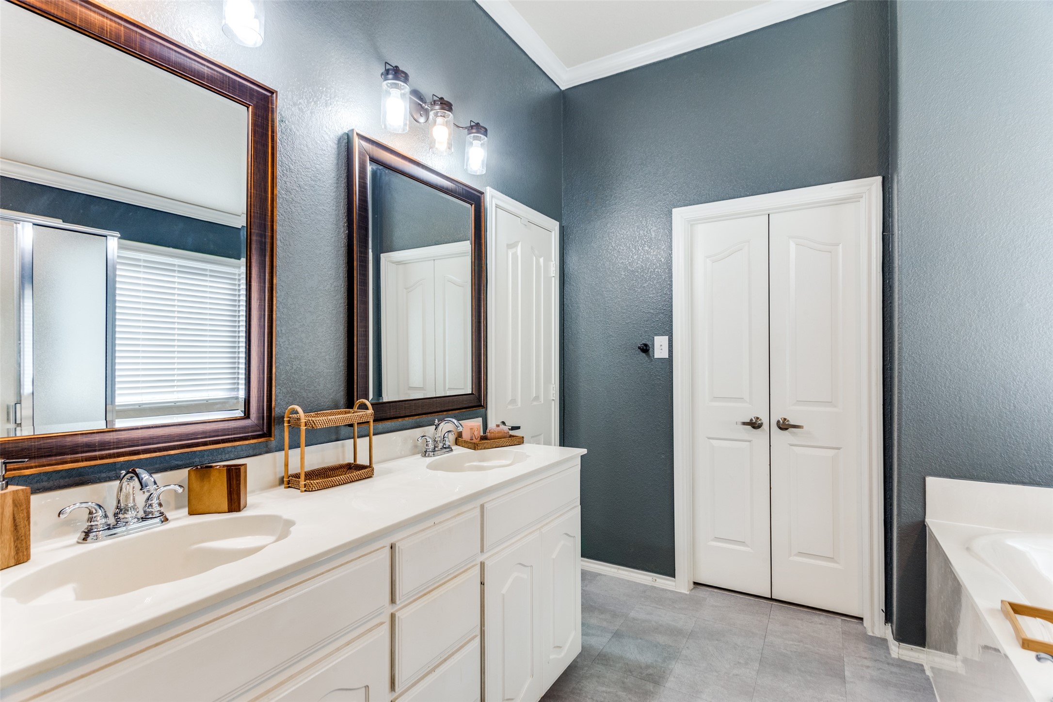 2013 Devinstone Court Fort Worth TX 76177