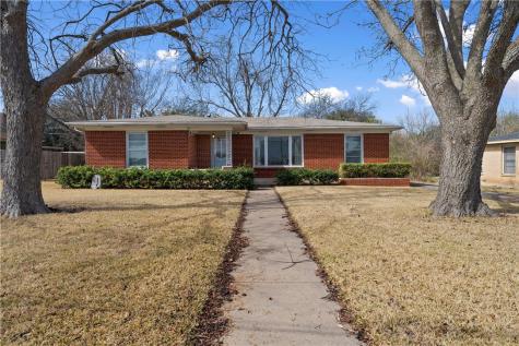 2208 Lake Air Drive Waco TX 76710