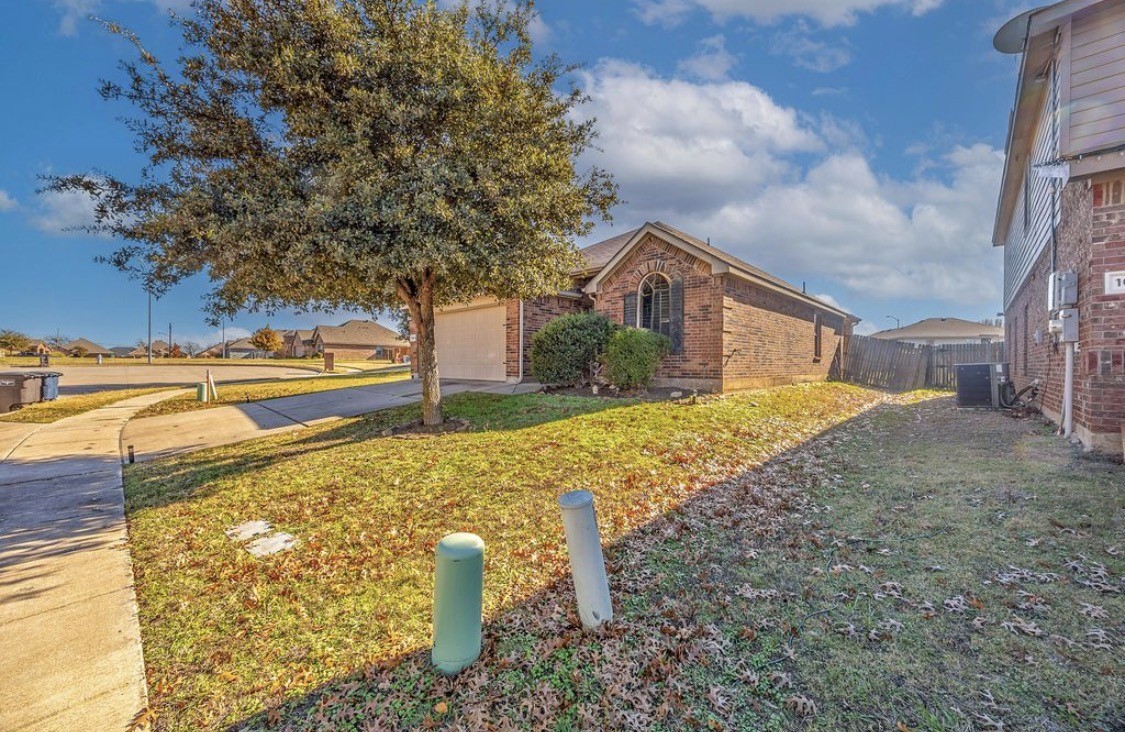 1604 Queens Brook Court Fort Worth TX 76140