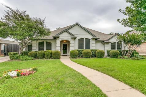 2850 Naples Drive Hurst TX 76054