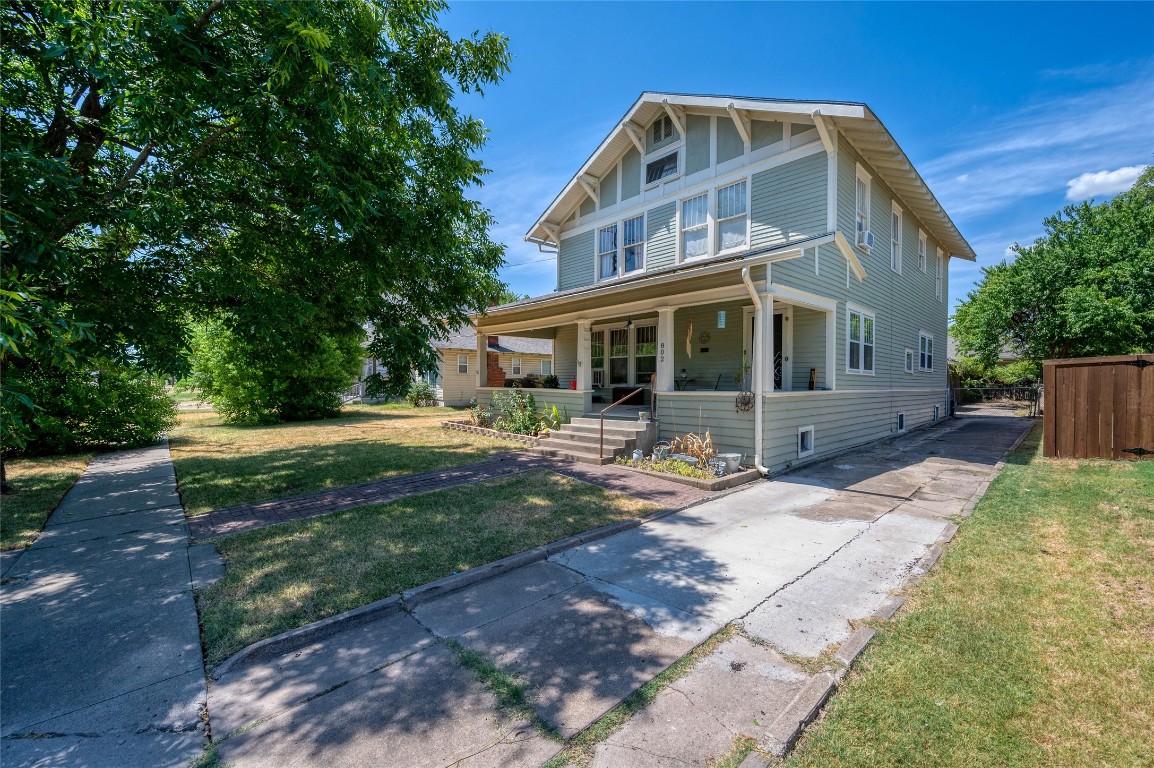 802 N Walnut Street Sherman TX 75090