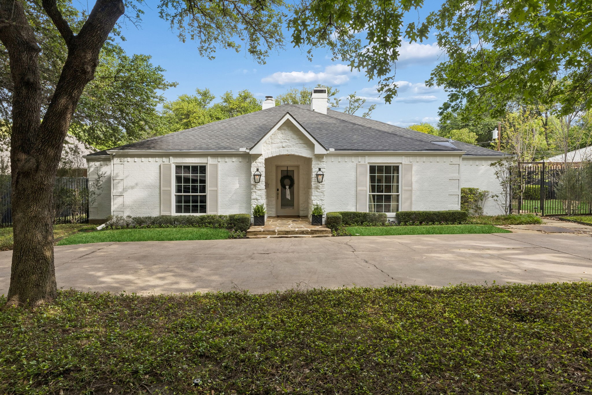 3827 N Versailles Avenue Dallas TX 75209