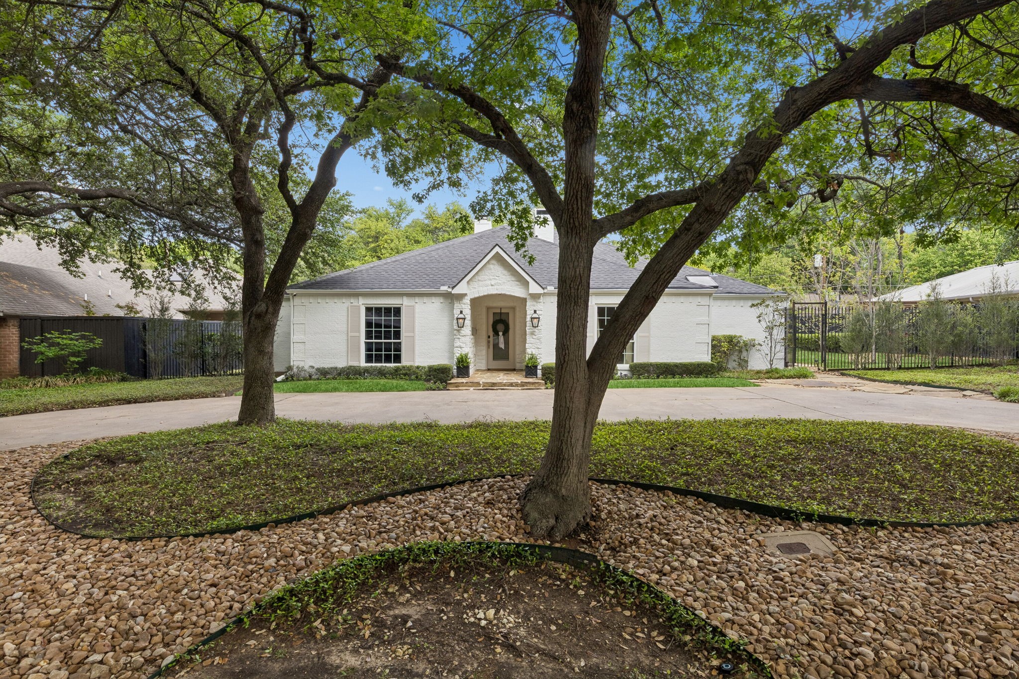 3827 N Versailles Avenue Dallas TX 75209